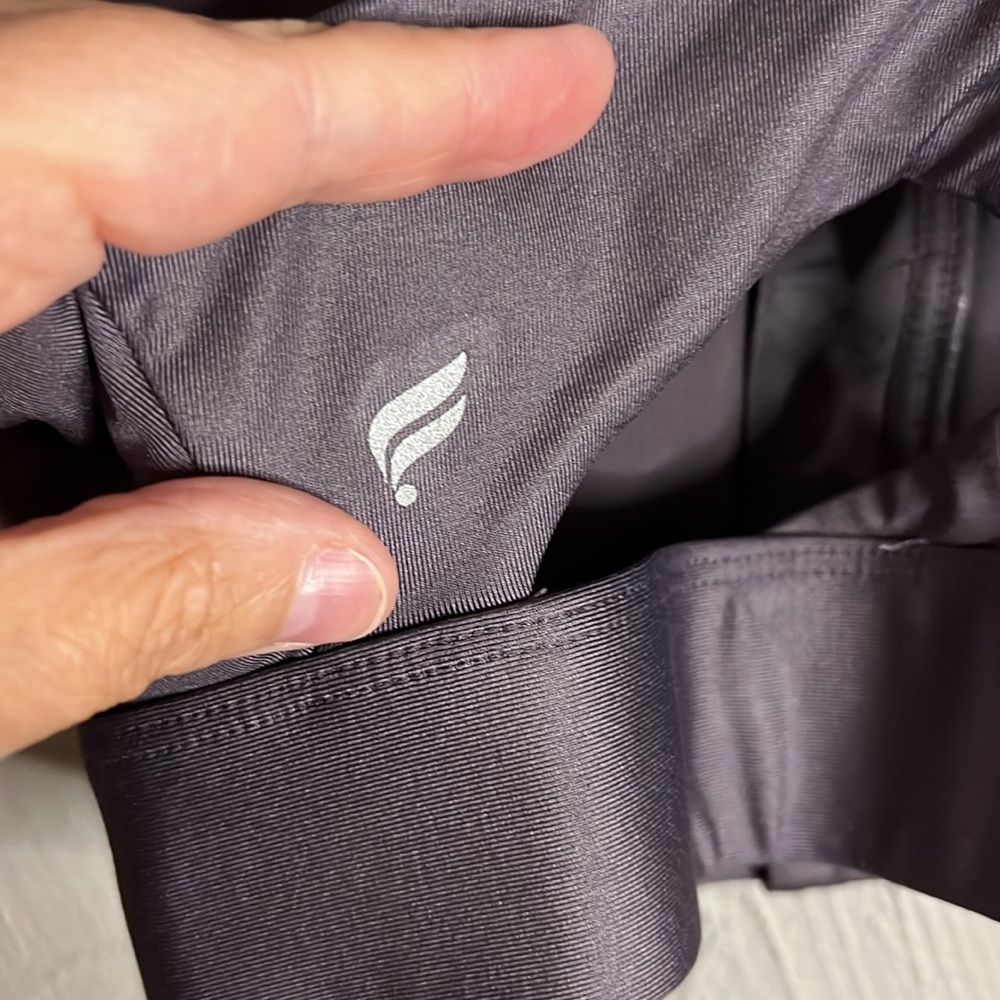 479. Fabletics Bra Top And Legging Set In ~ Size … - image 4
